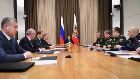 Müdafiə nazirindən Putinə: “Vladimir Vladimiroviç, biz sizdən qorxuruq”