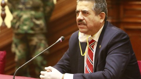 Manuel Merino prezident postundan istefa verdi