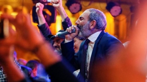 Erməni xalqı üçün bir yolayrıcıdır: papağını qarşıya qoyub fikirləşməlidir - ŞƏRH 