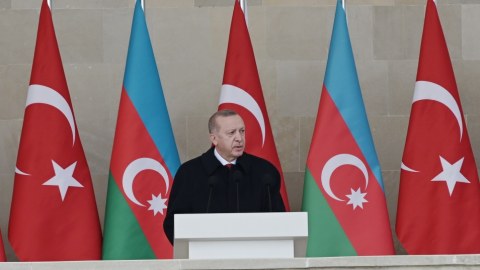 Ərdoğanın Zəfər paradında söylədiyi şeir İranı QICIQLANDIRDI  