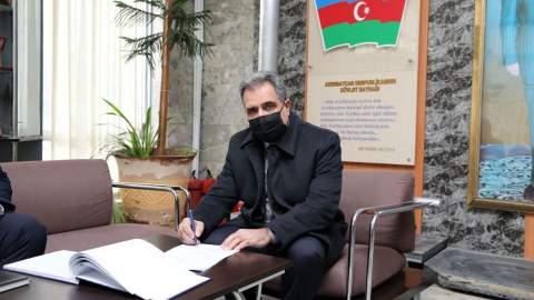 Hökümət 5 siyasi partiyaya yeni ofislərin açarlarını təqdim etdi - FOTOLAR