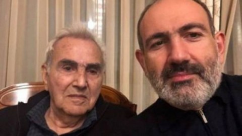 Nikol Paşinyanın atası öldü