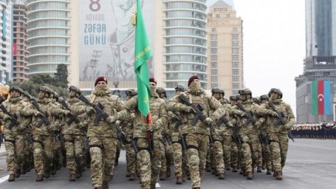 Azərbaycan müdafiə xərclərini ARTIRIR  