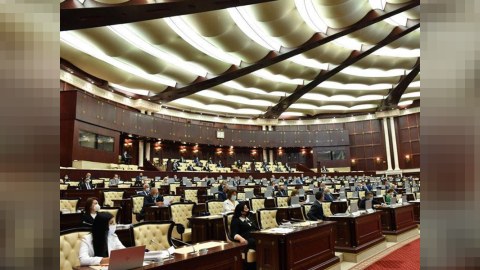 Deputatlar bu gün 5 məsələnin müzakirəsinə toplaşır