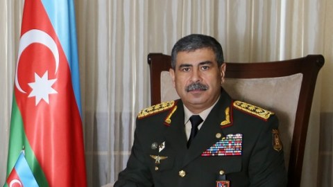 Zakir Həsənov qoşunların təminatında nöqsanlara yol verənləri cəzalandırdı