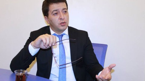 Deputat 42 gündür komada olan qazi ilə bağlı hökumətə müraciət etdi