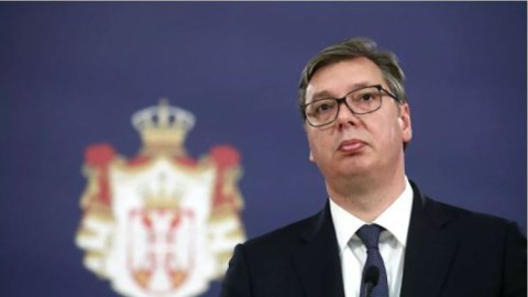 Serb nazir prezidentin qanunsuz dinlənildiyini söylədi