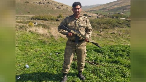Qorxu bilməyən CƏSUR ƏSGƏR - İki dəfə yaralandı, döyüşə qayıtdı və... 
