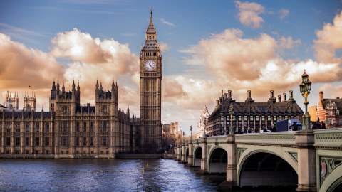 London meri həyəcan təbili çalır