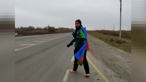 Şəhidlər qarşısınada əhd etdi - Beyləqandan Bakıya ayaqyalın gəldi - FOTOLAR