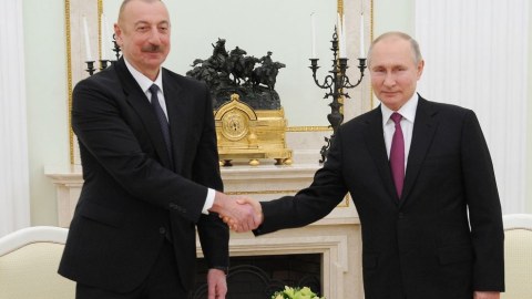 İlham Əliyev Putinlə görüşdü - VİDEO