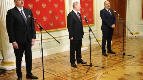 Üçtərəfli görüşdən sonra mətbuata bəyanatla çıxış ETDİLƏR