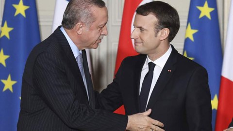 Makron Ərdoğana türkcə başlayan məktub göndərdi