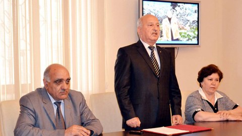 İcra başçısı müavinini vəzifədən azad etdi