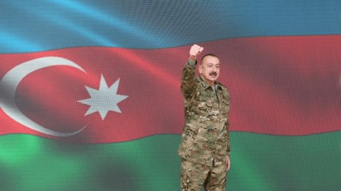 Nazirlik Zəfər muzeyi ilə bağlı əhaliyə müraciət etdi