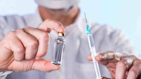 ÜST Britaniyanı kütləvi peyvəndləməni dayandırmağa çağırdı