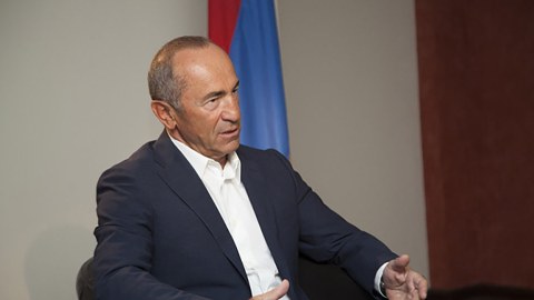 Koçaryan Moskvaya gedir