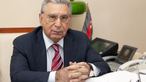 Ramiz Mehdiyev alimlərdən imtahan götürəcək