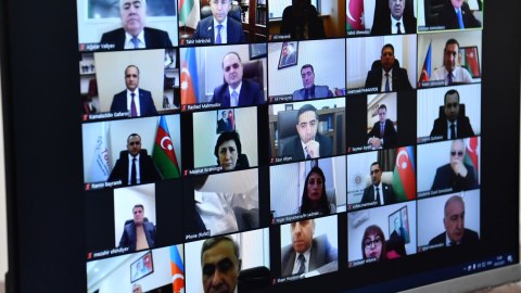 Milli Məclisdə koronavirusla bağlı vəziyyəti müzakirə olundu - FOTOLAR