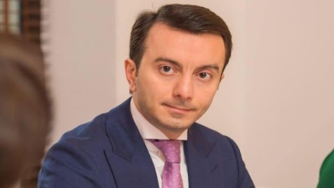 Milli Məclisin mətbuat xidmətinin rəhbəri işdən çıxarıldı