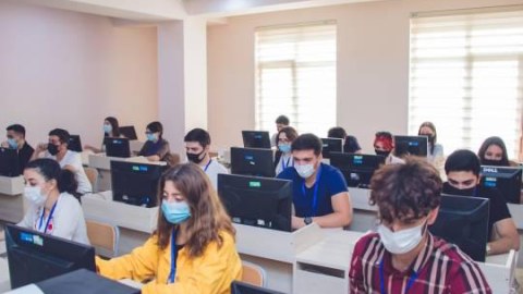 Universitet və kolleclərdə ənənəvi təhsil başlandı