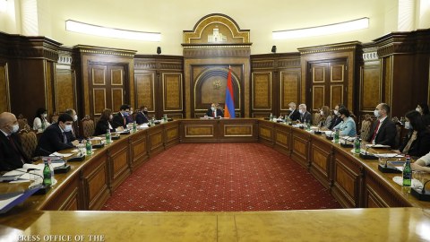 Paşinyan iclas keçirdi