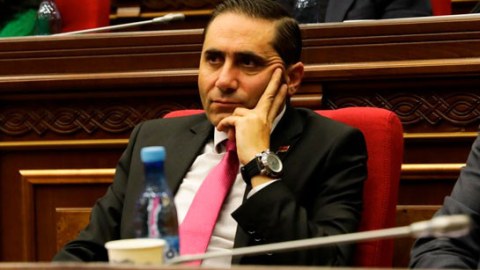 Erməni deputat: “Ermənistan sanki yoxdur, ondan heç kim heç nə soruşmur!”