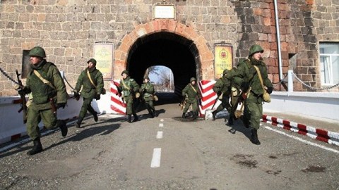 Ermənistan rus qoşunlarının Azərbaycanla sərhəddə yerləşdirilməsini İSTƏYİR