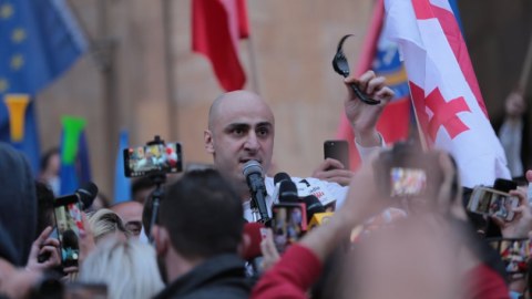 Tbilisidə QARŞIDURMA: Müxalifət lideri həbs olundu