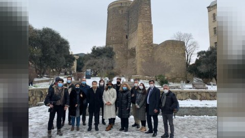 Xarici jurnalistlər Bakıya gəldilər 
