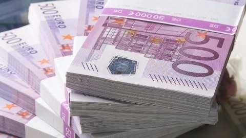 İsveçrə sakini lotereyada 210 milyon avro qazandı
