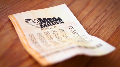 Amerikalı bir milyard dollar məbləğində cekpot uddu