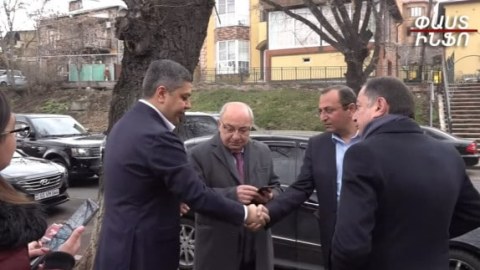 Armen Sarkisyanın müxalifətlə görüşü BAŞLADI