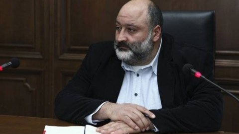 Paşinyan daha bir nəfəri istefaya göndərdi