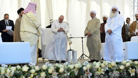 Roma Papası Fransisk İraqa ilk səfərini reallaşdırdı