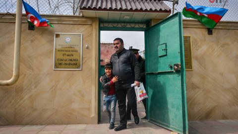 Ombudsmanın təklifi ilə 2 072 məhkum vaxtından əvvəl azad edilib