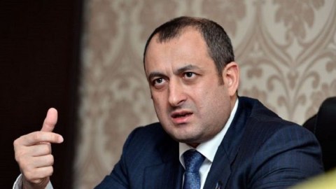 Adil Əliyev: “Bələdiyyə sədrləri də mükafatlandırılmalıdır”