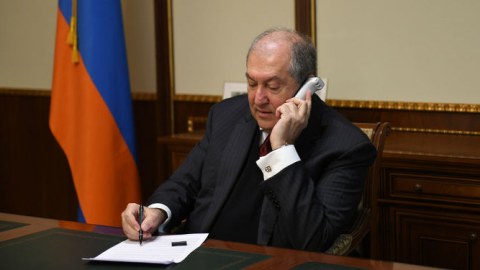 Armen Sarkisyan yenidən Konstitusiya Məhkəməsinə müraciət etdi