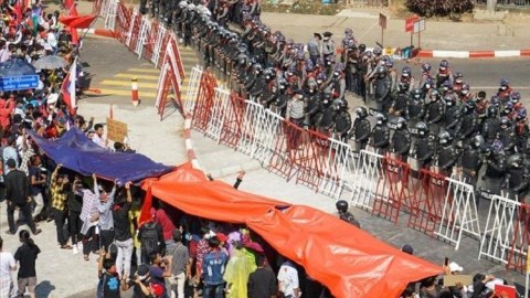 Myanmada aksiyalar zamanı daha 2 nəfər öldürüldü