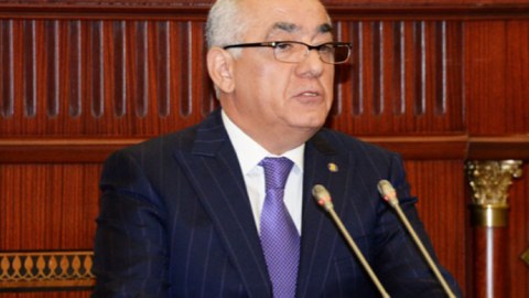 Baş nazir korrupsiyaya qarşı mübarizədən DANIŞDI