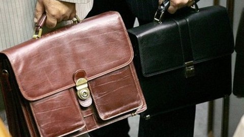 Qanunları pozan, büdcəni talayan MƏMURLAR...