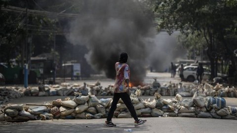 Myanmada son bir gündə 100-dən çox etirazçı öldürüldü