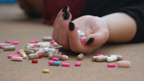 Ana bətnindəki uşağı öldürmək istədi, özü öldü - Eksklüziv