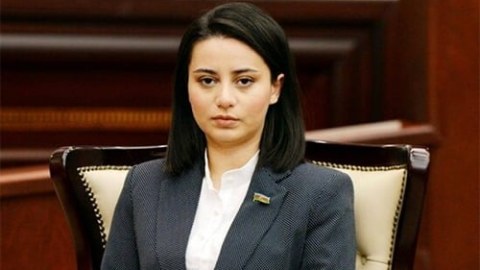 Milli Məclisin ən gənc üzvü: “Yaşlı və təcrübəli deputatlarla ayaqlaşmağa çalışıram” - MÜSAHİBƏ
