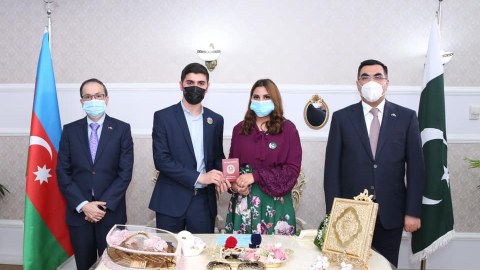 Bakıda oxuyan pakistanlı qız azərbaycanlı oğlana ərə getdi - FOTO