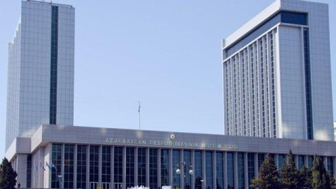 Deputatlar Strasburqa gedir