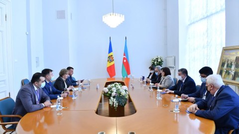 Sahibə Qafarova Moldova parlamentinin spikeri ilə görüşüb