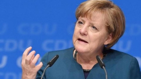 Angela Merkel bu vaksinlə PEYVƏND OLUNDU