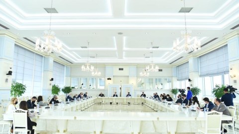 Parlamentdə Milli Koordinatorun məruzəsi müzakirə olunub