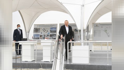 Prezident xanımı ilə Qobustanda - FOTOLAR